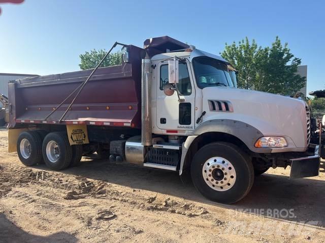 Mack GU813 自卸式货车