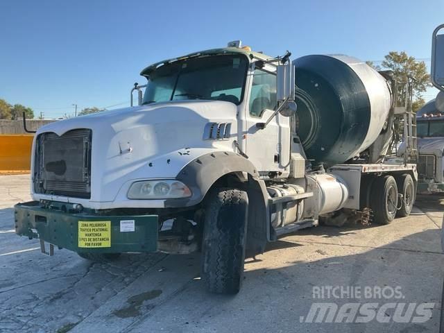 Mack GU813 其他货车