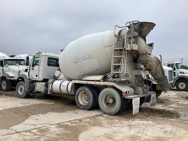 Mack GU813 其他货车