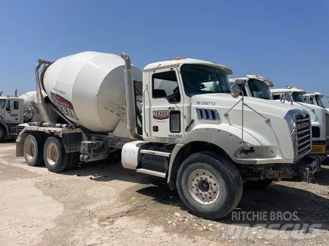 Mack GU813 其他货车