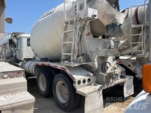 Mack GU813 其他货车