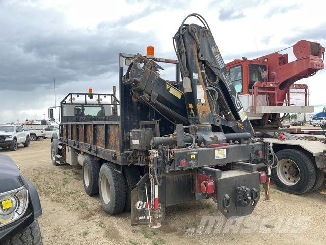 Mack GU813 起重车
