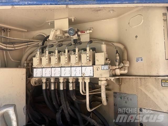 Mack GU813 混凝土输送泵|布料机