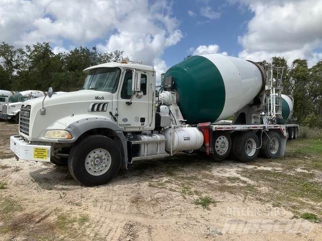 Mack GU813 其他货车