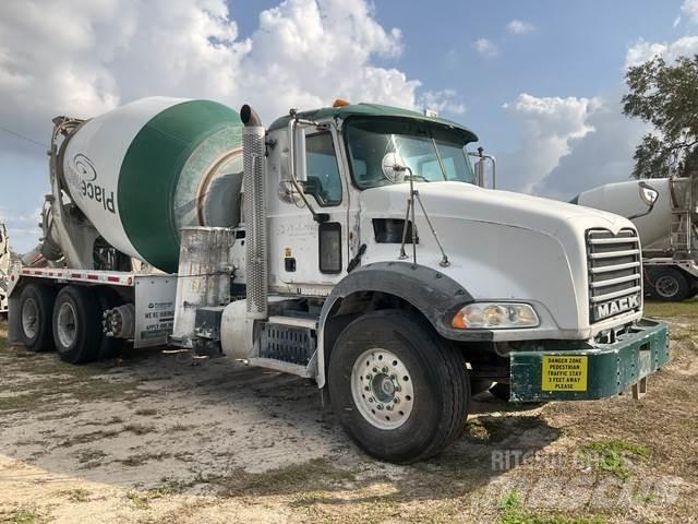 Mack GU813 其他货车