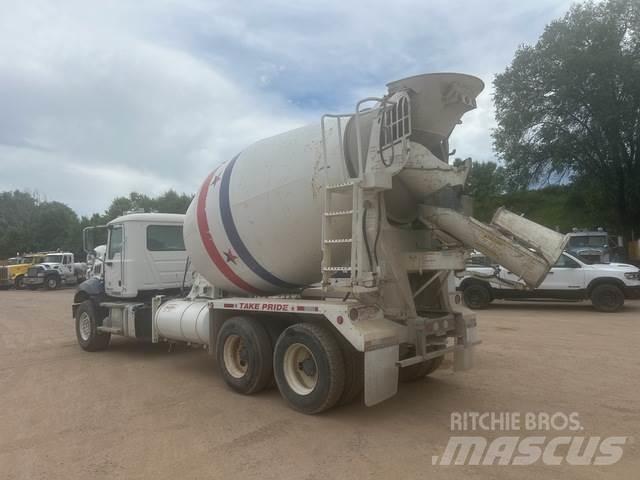 Mack GU813 其他货车