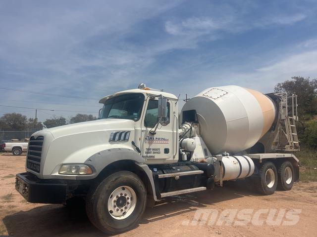 Mack GU813 其他货车