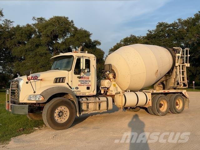 Mack GU813 其他货车