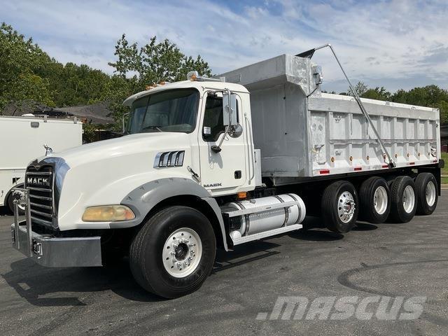 Mack GU813 自卸式货车