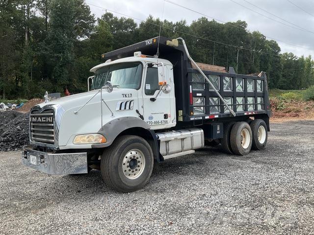 Mack GU813 自卸式货车