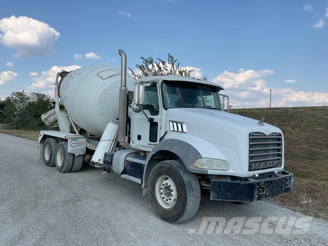 Mack GU813 其他货车