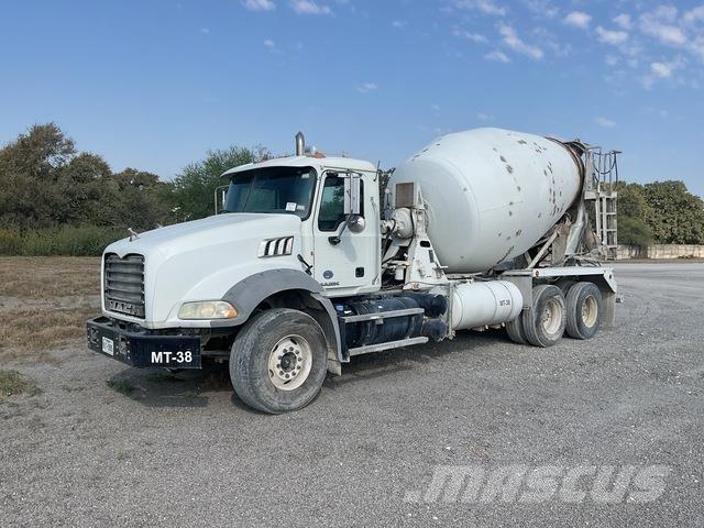 Mack GU813 其他货车