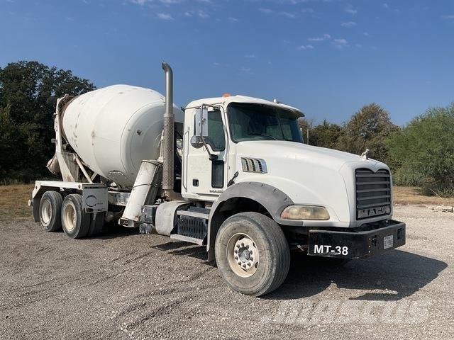 Mack GU813 其他货车