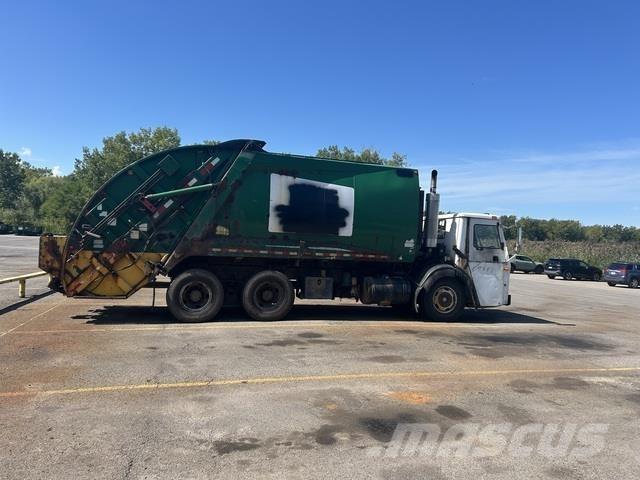 Mack LE613 垃圾车