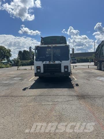 Mack LE613 垃圾车