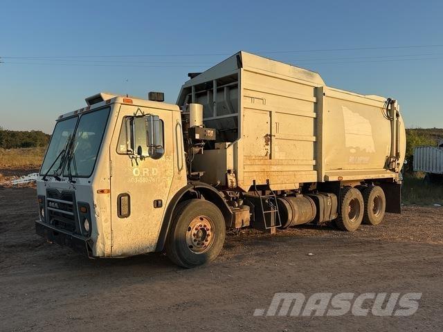 Mack LEU613 垃圾车