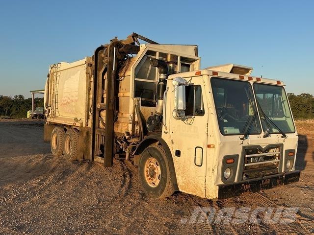 Mack LEU613 垃圾车