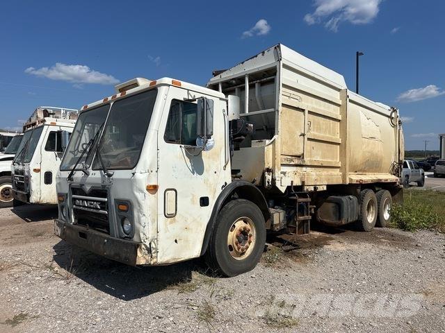 Mack LEU613 垃圾车