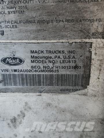Mack LEU613 垃圾车
