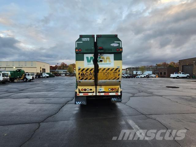 Mack LEU613 垃圾车