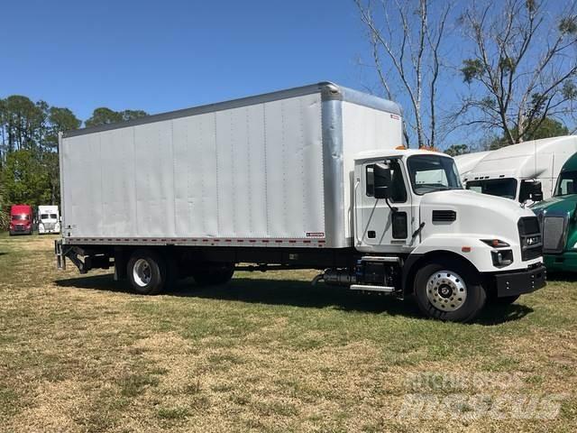 Mack MD6 厢式货车