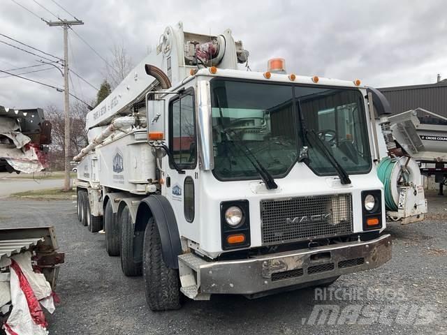 Mack MR688S 混凝土输送泵|布料机