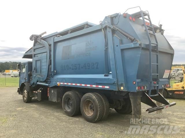 Mack MR688S 垃圾车