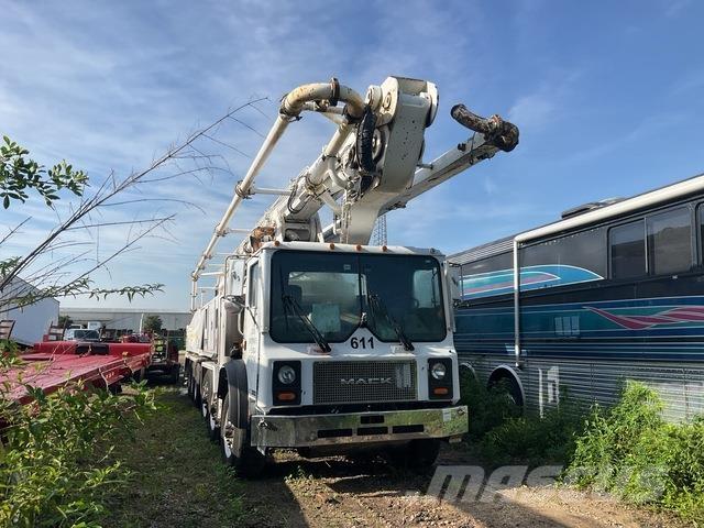 Mack MR688S 混凝土输送泵|布料机