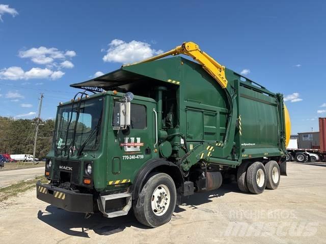 Mack MR690S 垃圾车