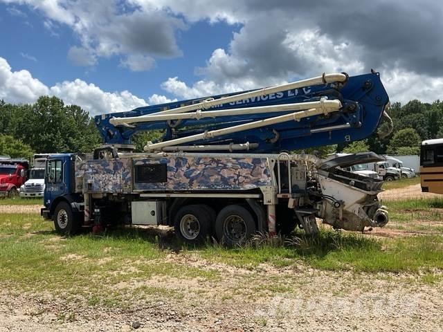 Mack MRU613 混凝土输送泵|布料机