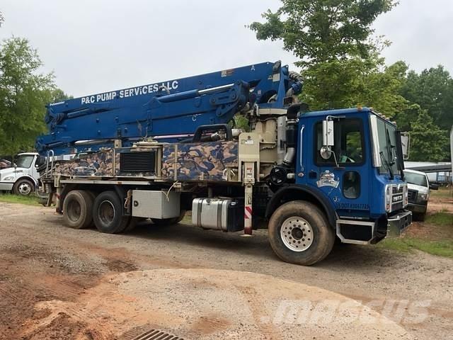 Mack MRU613 混凝土输送泵|布料机