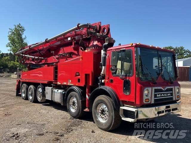 Mack MRU613 混凝土输送泵|布料机