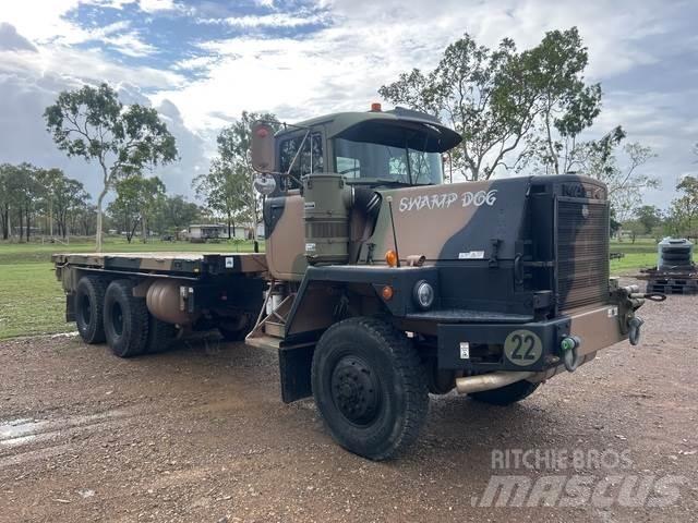 Mack R686T 平板栏板货车