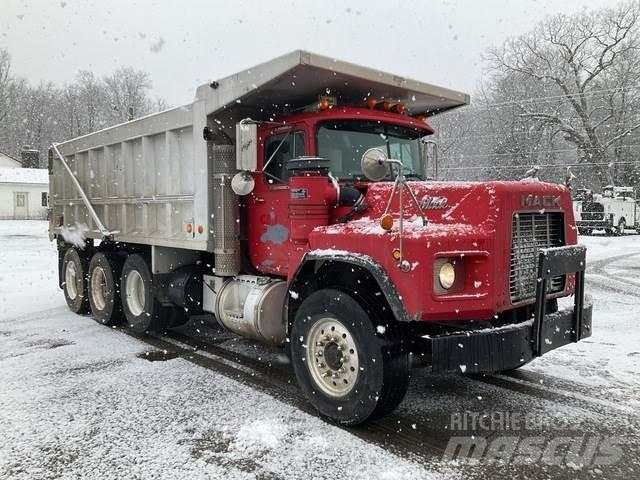 Mack RB688S 自卸式货车