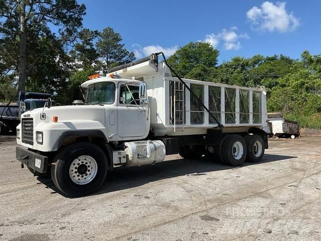 Mack RD600 自卸式货车