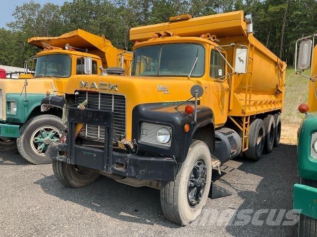 Mack RD686SX 自卸式货车