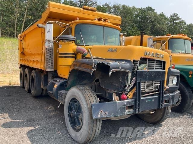 Mack RD686SX 自卸式货车