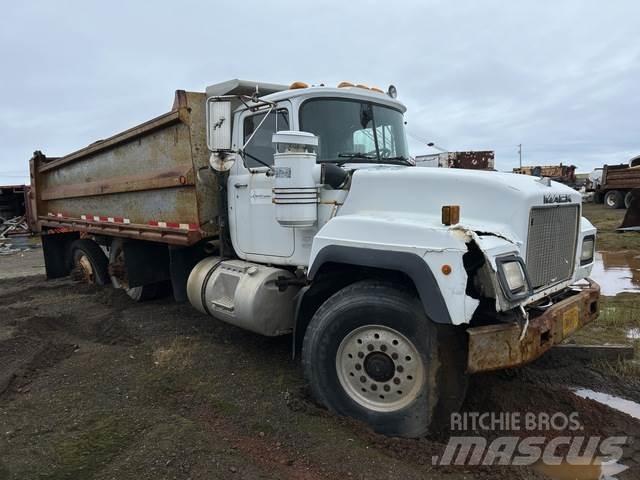Mack RD688S 自卸式货车