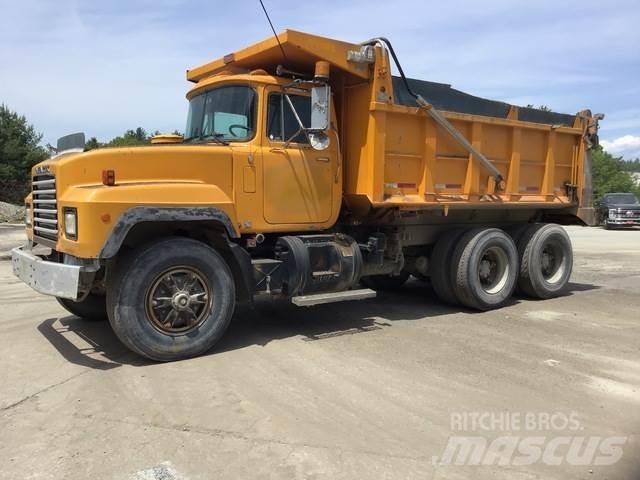 Mack RD688S 自卸式货车