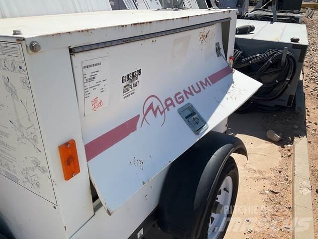 Magnum  拖车式灯塔