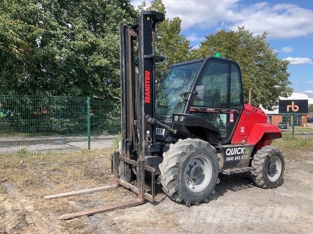 Manitou M26-4 越野叉车|叉装车