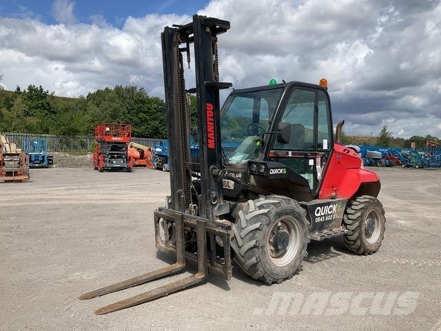 Manitou M30-4 越野叉车|叉装车