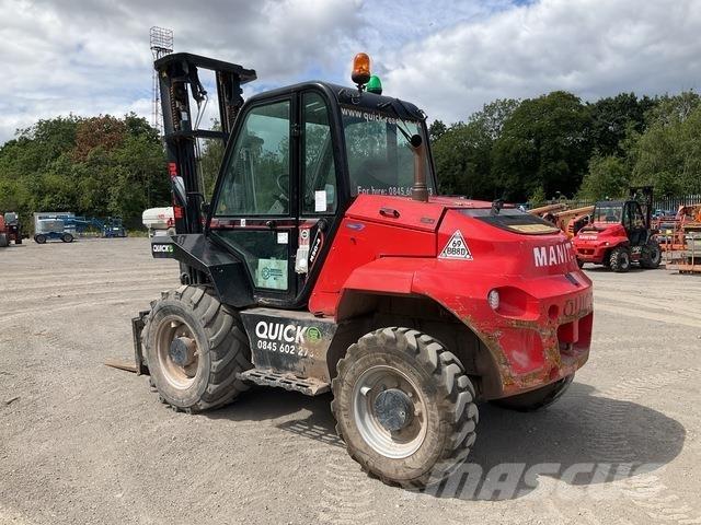 Manitou M30-4 越野叉车|叉装车