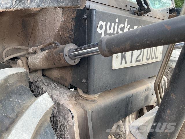 Manitou M30-4 越野叉车|叉装车