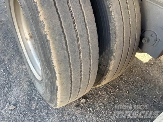 MaxiTrans  保温半挂车