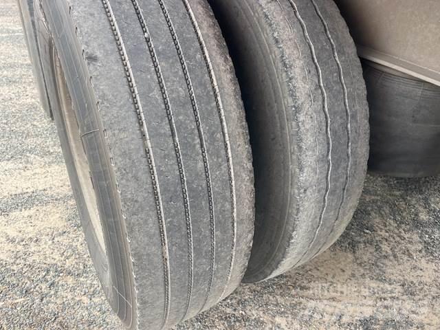 MaxiTrans  保温半挂车