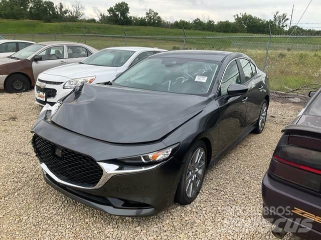 Mazda 3 汽车