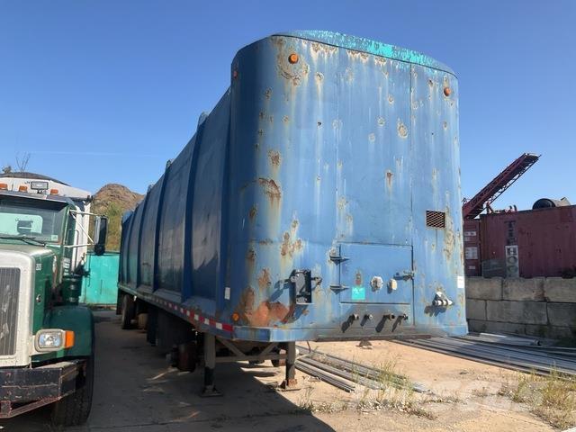  Mcclain 自装卸半拖车