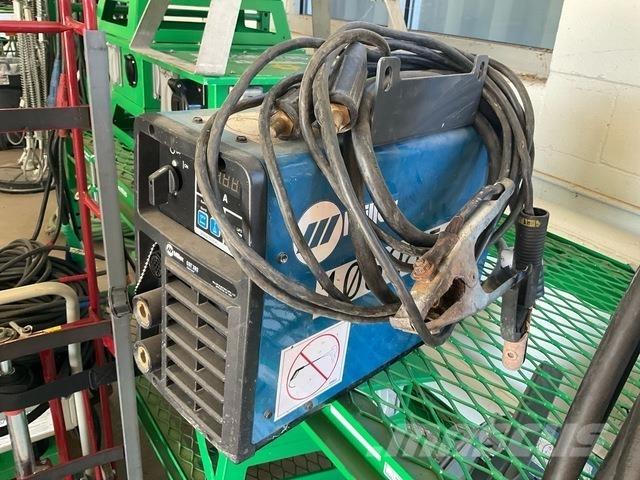 Miller CST282 焊接设备