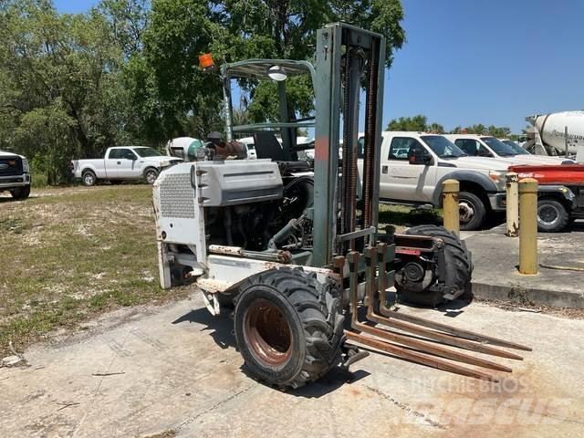 Moffett M5000 车载式叉车
